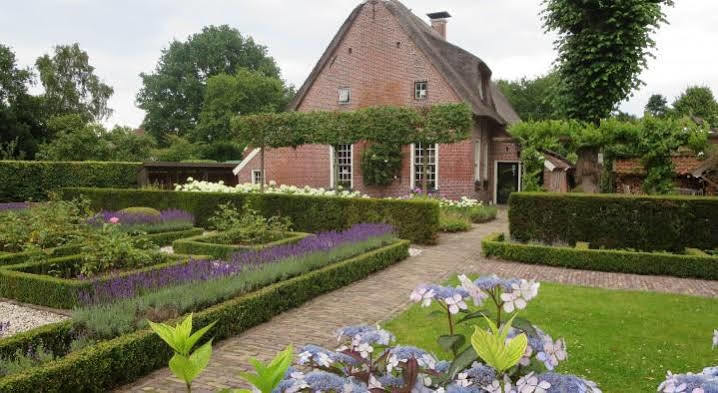 Hoeve De Eshof Aparthotel